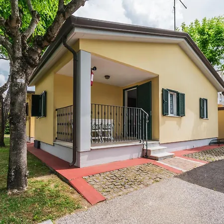 Apuano マリーナ・ディ・マッサ