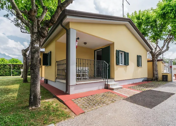 Apuano マリーナ・ディ・マッサ