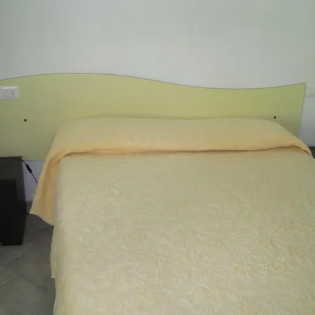 Apuano * مارينا دي ماسا
